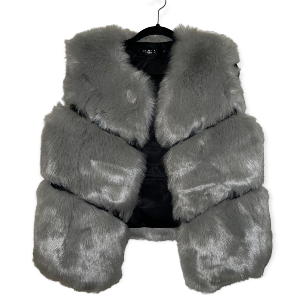 BEIJIATU | Preloved Light Grey Faux Fur Vest | Size XXL